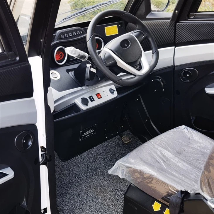 60V Electric Mini E Car Closed Cabin Scooter For Selling 60V Electric Mini E Car Closed Cabin Scooter For Selling