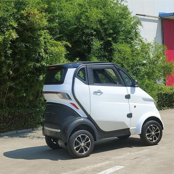 60V Electric Mini E Car Closed Cabin Scooter For Selling 60V Electric Mini E Car Closed Cabin Scooter For Selling